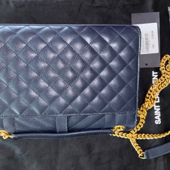 YSL medium diamond quilted envelop bag. - Picture 8 of 9